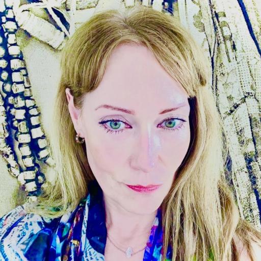 SamAnne is a multidimensional psychic and Reiki Master offering energy-shifting, clairvoyant, and transformational guidance worldwide.